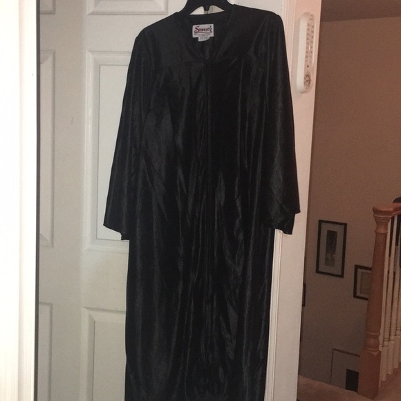 Grad Cap & Gown - Picture 2 of 7